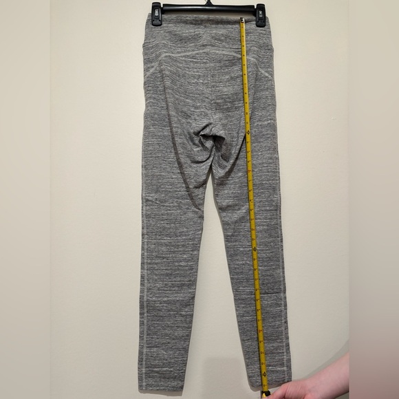 Pink Victoria’s Secret leggings gray - Picture 6 of 6